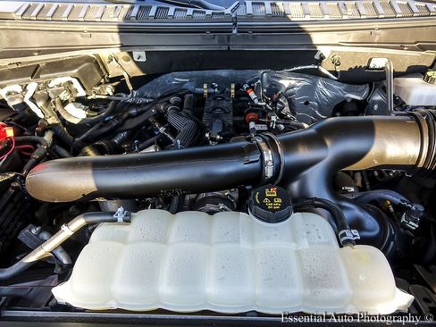 Used 2024 Ford Expedition Platinum image 35