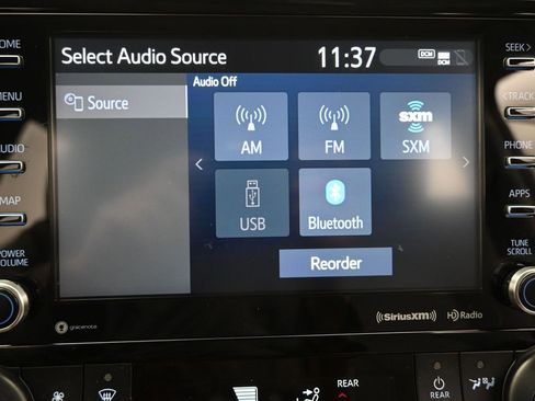 Used 2022 Toyota Highlander LE image 27