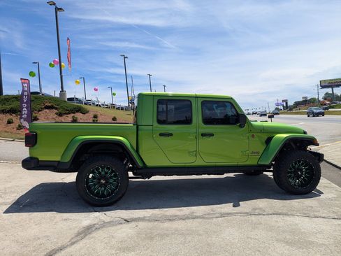 Used 2025 Jeep Gladiator Mojave AWD/4WD image 4