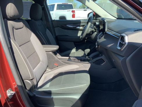 Used 2025 Chevrolet TrailBlazer LT AWD/4WD image 48