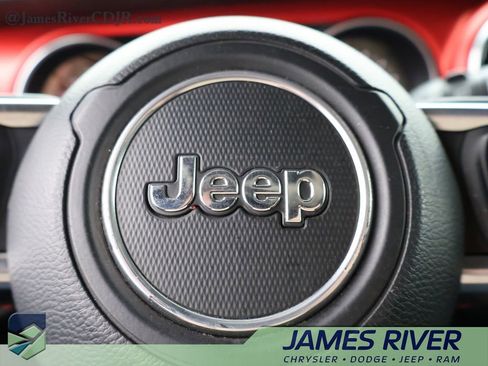 Used 2018 Jeep Wrangler Unlimited Rubicon w/ Cold Weather Group image 25