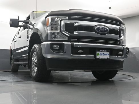 Used 2020 Ford F350 XLT w/ XLT Premium Package AWD/4WD image 7