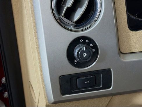 Used 2014 Ford F150 Lariat w/ Equipment Group 502A Luxury image 29