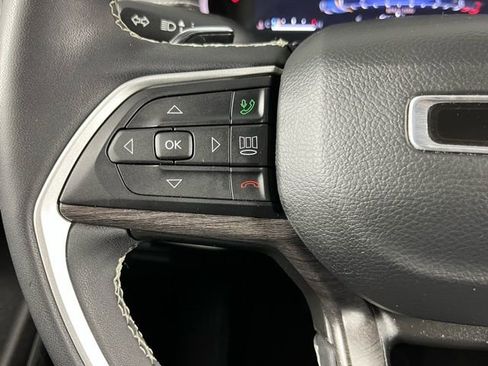 Used 2023 Jeep Grand Cherokee L Limited image 16