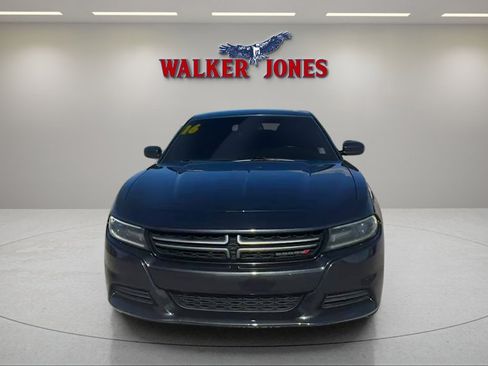 Used 2016 Dodge Charger SE RWD image 1