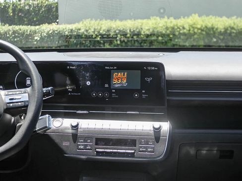 Certified 2024 Hyundai Kona SE FWD image 17