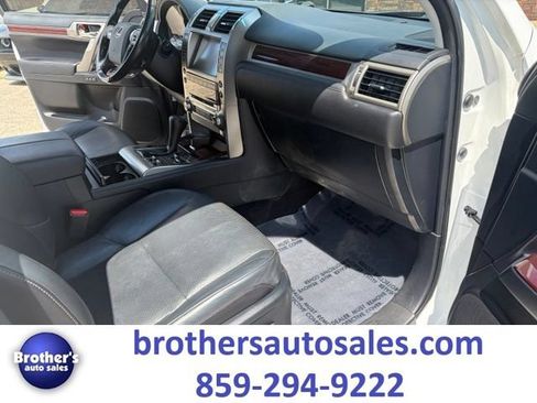 Used 2017 Lexus GX 460 Luxury AWD/4WD image 37