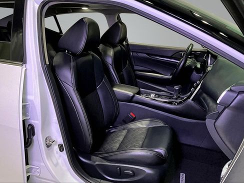 Used 2019 Nissan Maxima Platinum w/ Sport Mat Group FWD image 29