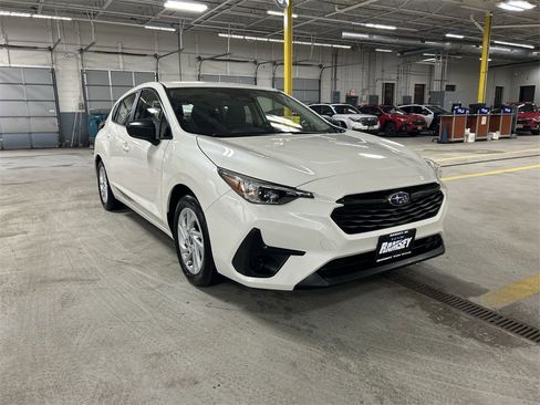 Certified 2025 Subaru Impreza 2.0i image 2