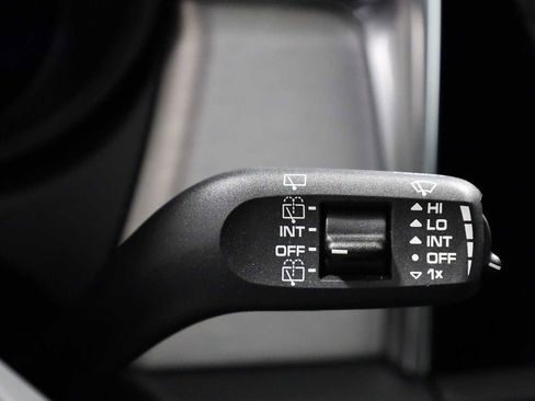 Certified 2026 Porsche Macan AWD/4WD image 30