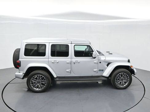 Used 2022 Jeep Wrangler Unlimited Sahara image 59