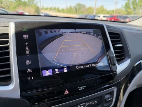 Used 2016 Honda Pilot Touring image 31