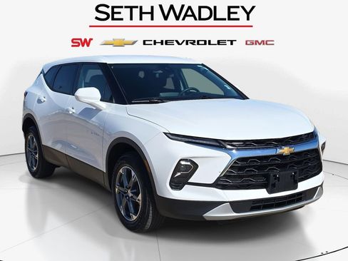 Used 2025 Chevrolet Blazer LT image 1