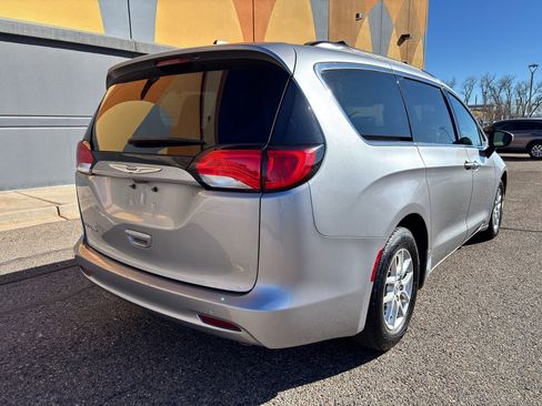 Used 2021 Chrysler Voyager Lxi image 5