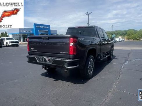 Used 2024 Chevrolet Silverado 2500 Custom w/ Custom Value Package AWD/4WD image 8