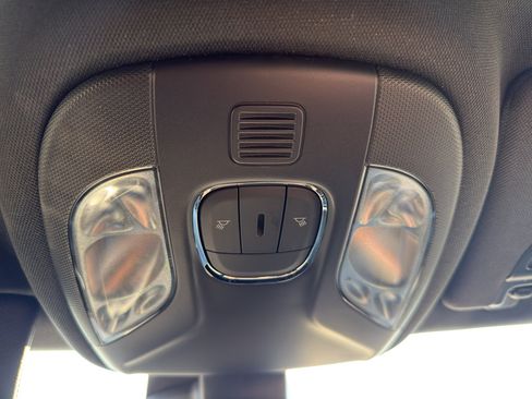 Used 2023 Jeep Compass Limited AWD/4WD image 23