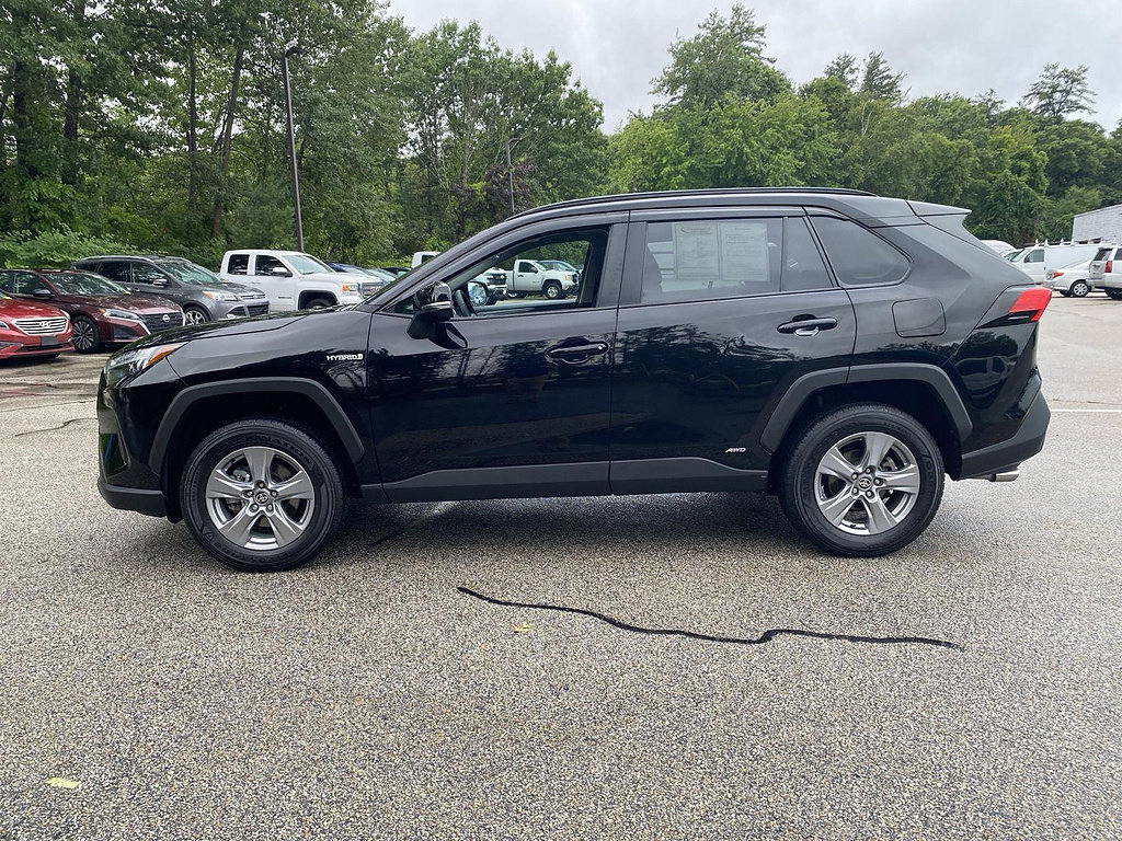 Used 2025 Toyota RAV4 XLE w/ Convenience Package AWD/4WD image 6
