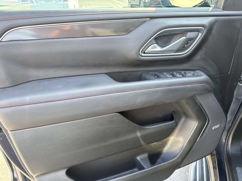 Used 2022 Chevrolet Suburban RST w/ Sport Performance Package image 19