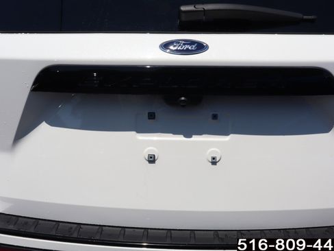 Used 2023 Ford Explorer ST-Line w/ Class IV Trailer Tow Package AWD/4WD image 30