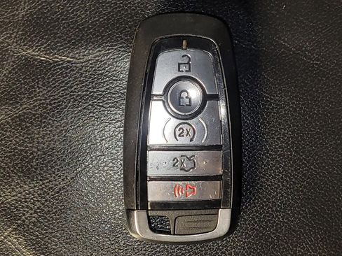 Used 2019 Ford Edge Titanium w/ Cold Weather Package AWD/4WD image 32