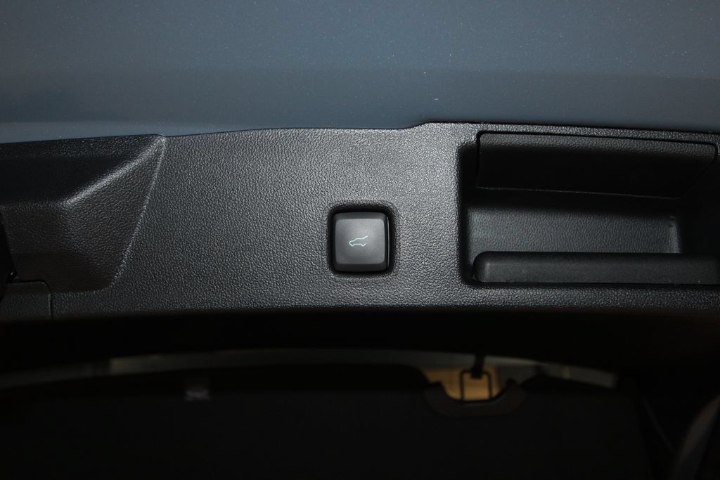 Used 2025 Ford Escape SE w/ PHEV Premium Package FWD image 40