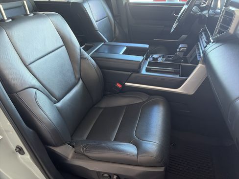 Used 2024 Toyota Sequoia Platinum AWD/4WD image 21