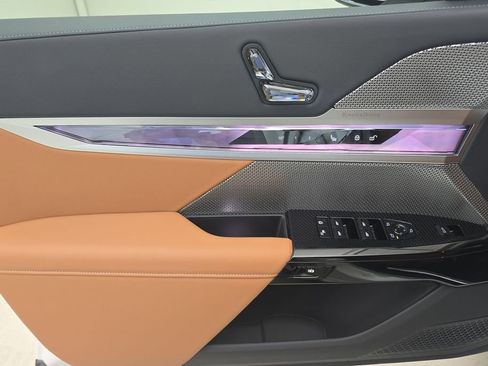 New 2025 BMW 740i xDrive w/ Premium Package image 14