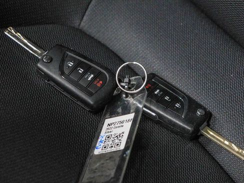 Certified 2022 Toyota Corolla LE FWD image 30