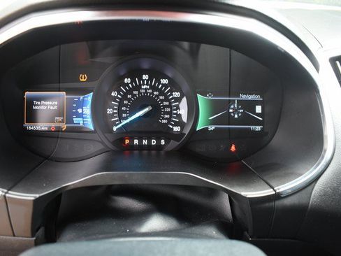 Used 2015 Ford Edge Titanium w/ Technology Package AWD/4WD image 31