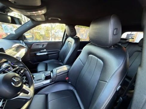 Used 2022 Mercedes-Benz GLB 250 4MATIC w/ Premium Package Lite image 19