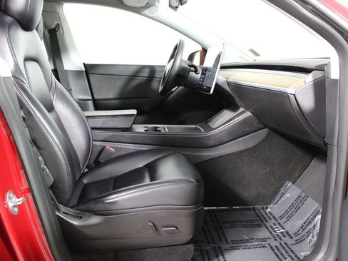 Used 2021 Tesla Model Y Long Range image 10