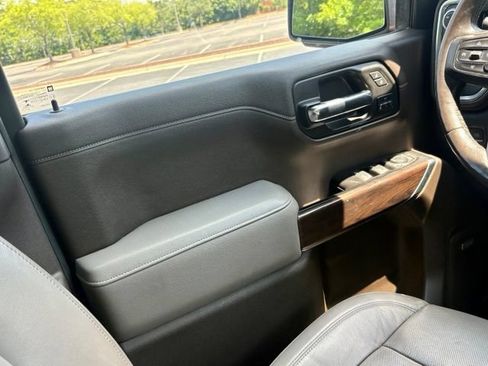 Used 2019 GMC Sierra 1500 SLT w/ SLT Premium Plus Package AWD/4WD image 22