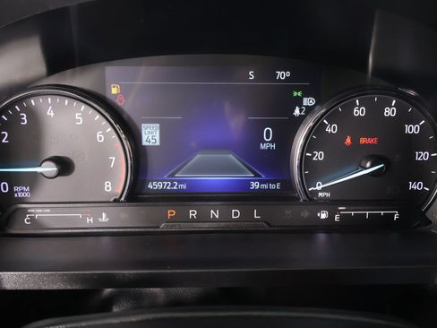 Used 2022 Ford Explorer XLT w/ Equipment Group 202A AWD/4WD image 4