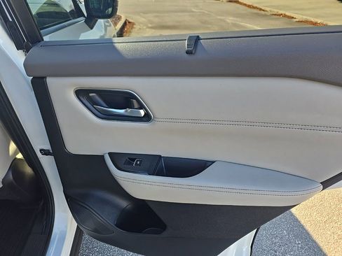 Used 2021 Nissan Rogue SL image 24