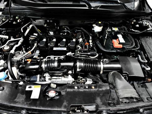 Used 2018 Honda Accord Sport image 9