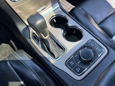 Used 2016 Jeep Grand Cherokee Overland AWD/4WD image 16
