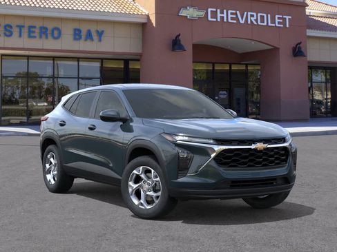 New 2026 Chevrolet Trax LS w/ LS Convenience Package FWD image 7