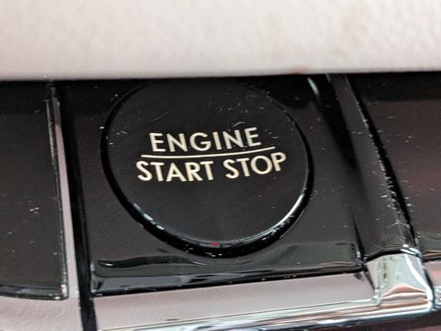 Certified 2025 Lincoln Aviator Reserve image 32