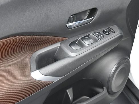 Used 2023 Nissan Kicks SR w/ Interior Electronics Package image 16