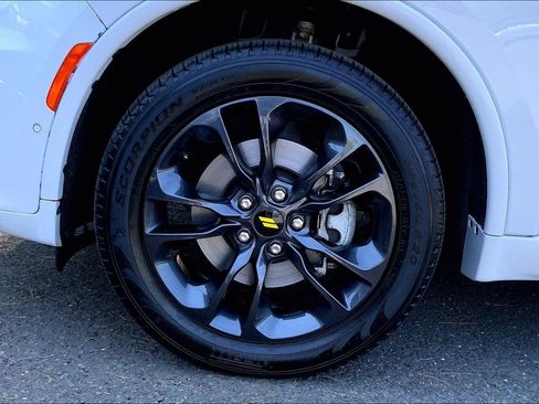 Certified 2025 Dodge Durango GT AWD/4WD image 8