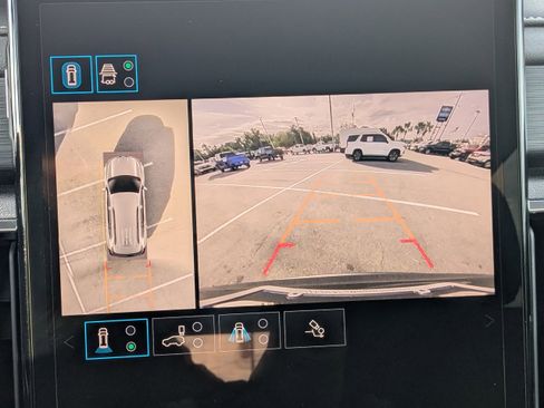 Used 2024 GMC Acadia Elevation image 23