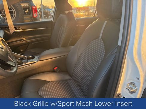 Used 2024 Toyota Camry SE image 10