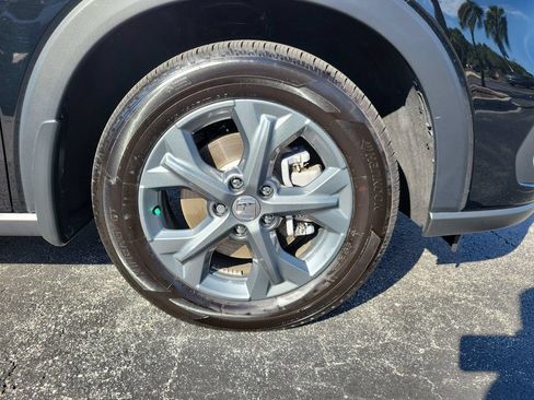 Certified 2026 Honda HR-V LX image 7