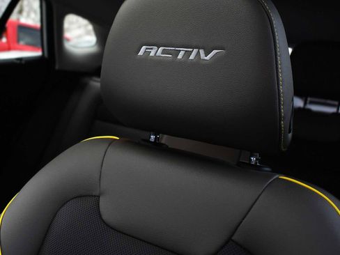 Used 2025 Chevrolet Trax ACTIV w/ Sunroof Package image 10