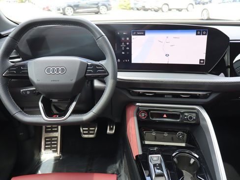 Used 2025 Audi SQ5 Premium Plus AWD/4WD image 18