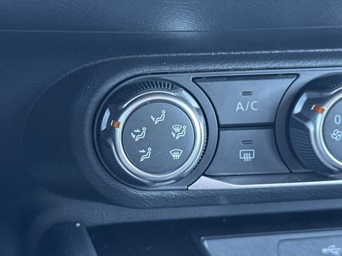 Certified 2025 Nissan Kicks S image 30