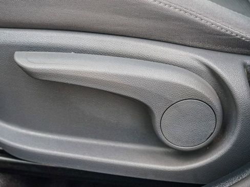 Used 2022 Kia Niro LX image 24