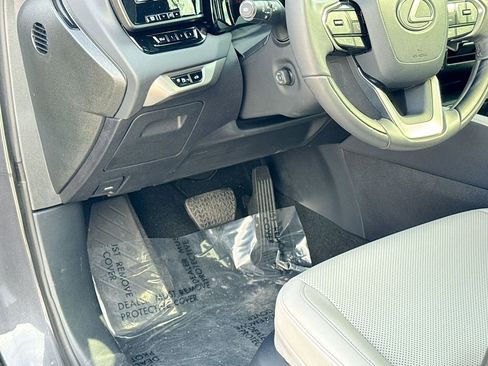 Used 2025 Lexus RX 350 Premium w/ Accessory Package (Z1) image 18