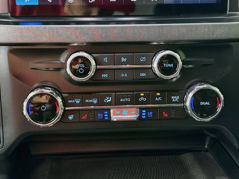 Used 2024 Ford F250 Platinum AWD/4WD image 18