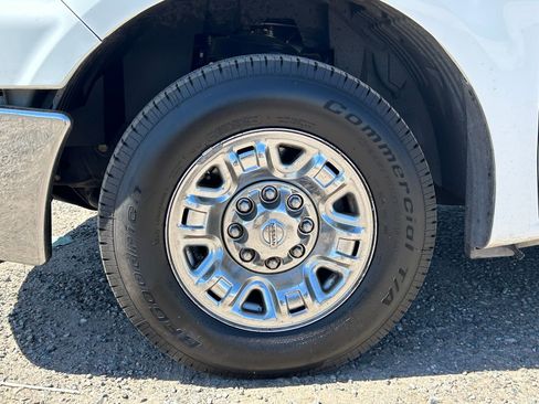 Used 2018 Nissan NV 2500 SL w/ Navigation Package image 9